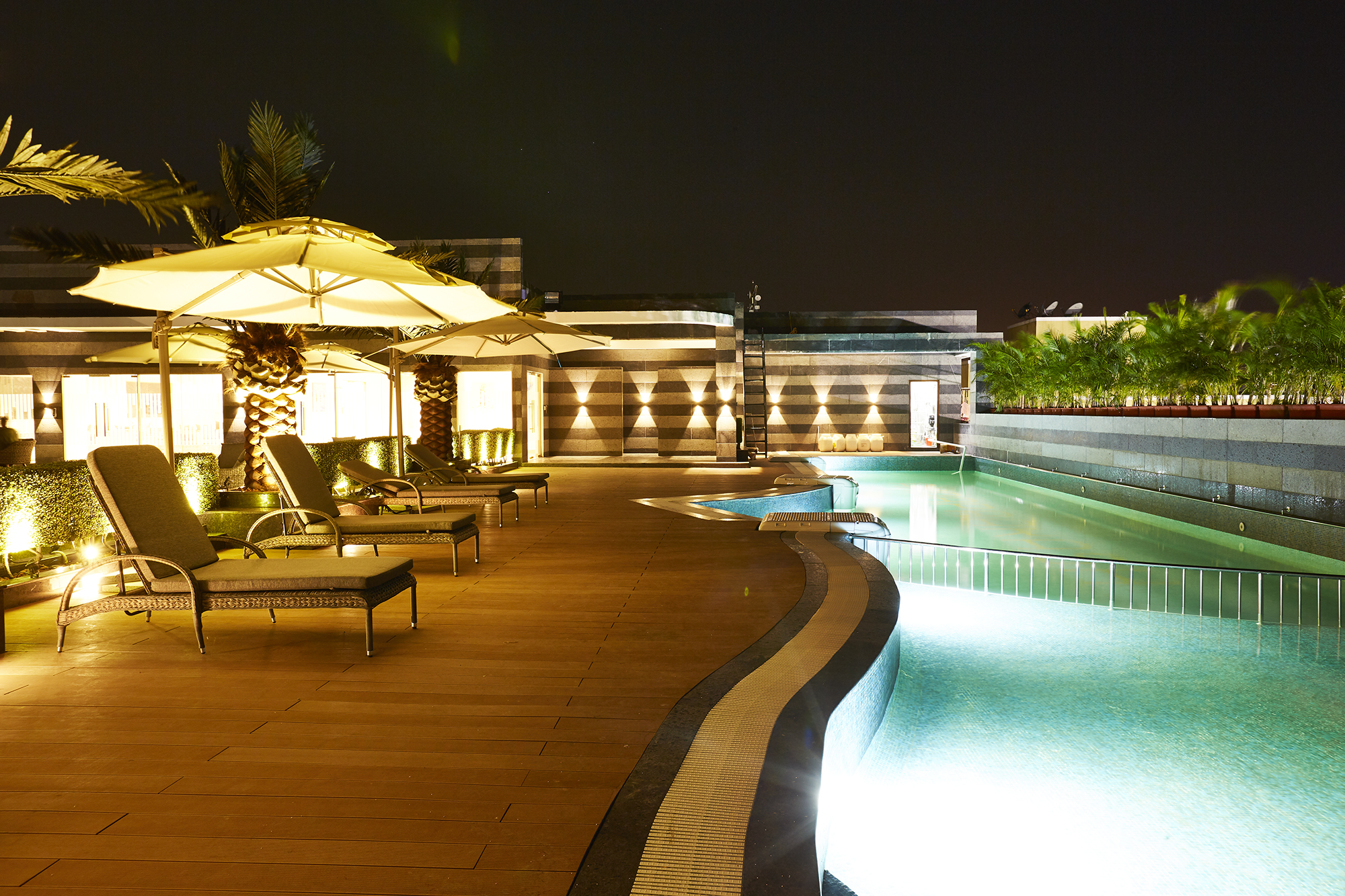Rooftop pool